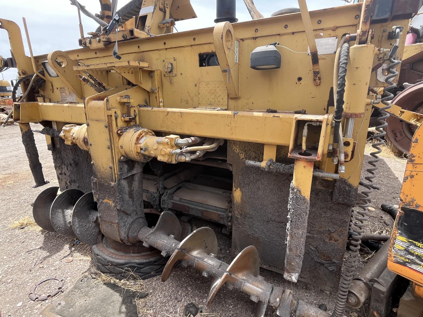 ./imagenes/INVOICE/2019/16430/PAVIMENTADORA CATERPILLAR AP-1055B PARA REFACCIONES (33).JPG